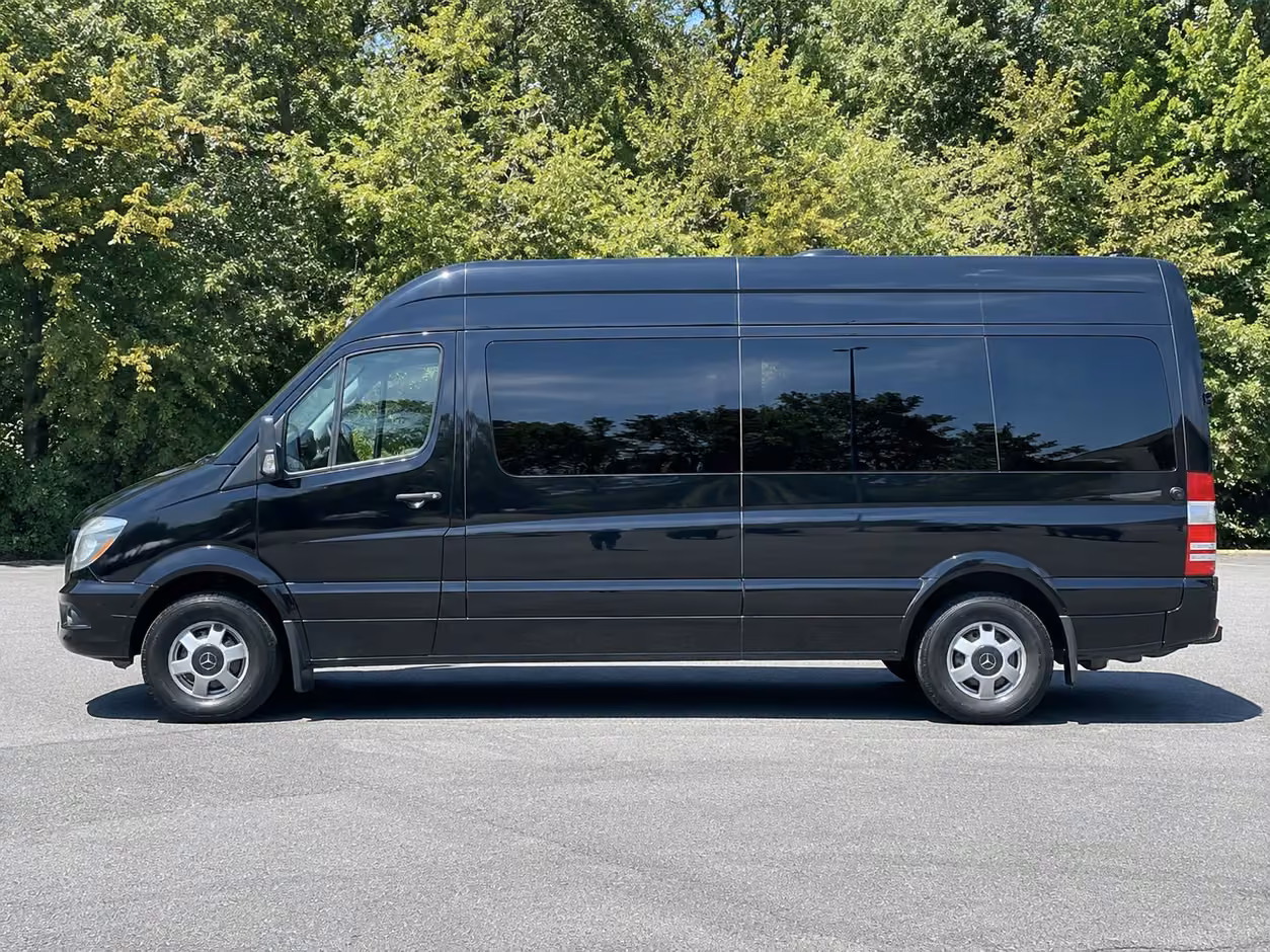 14 passenger sprinter limousine